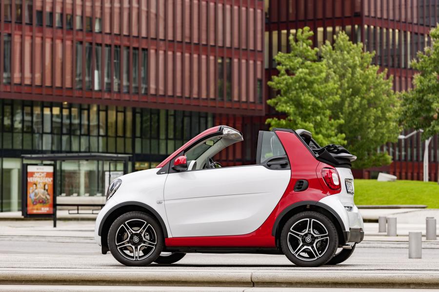  Smart ForTwo Passion Cabrio Urban Style 2016 года  (фото 8 из 25)